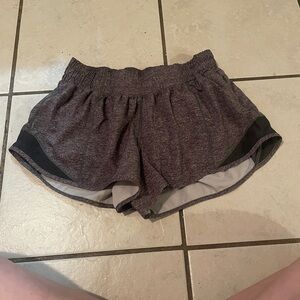 hotty hot low rise lined shorts lululemon
